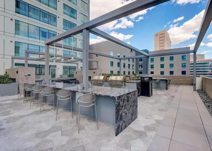 Apartment Boulevard Highrise Stu Sky Pool Parking Gym 31