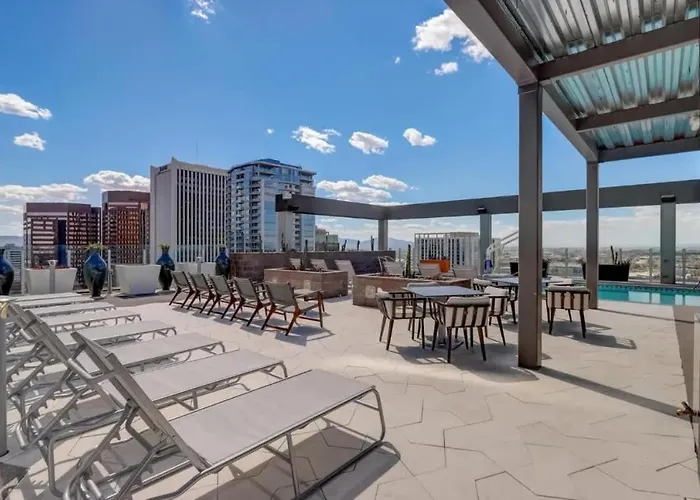Apartment Boulevard Highrise Stu Sky Pool Parking Gym 31