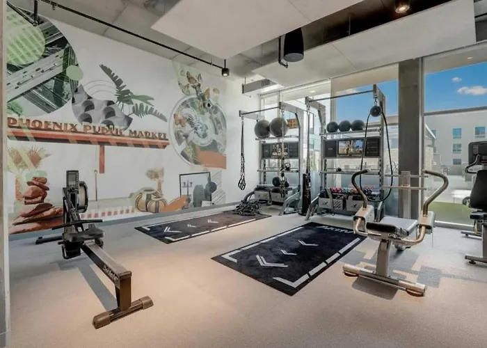 Apartment Boulevard Highrise Stu Sky Pool Parking Gym 31 *